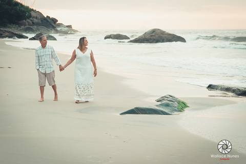 Lindo e emocionante ensaio de Luiz e Adriana em comemoração aos 30 anos de casados. Muito amor! E história no qual ajudei a eternizar com essa linda arte que é a fotografia!



Fotógrafo Wallace Nunes - Rio de Janeiro Zona Oeste

Guaratiba'