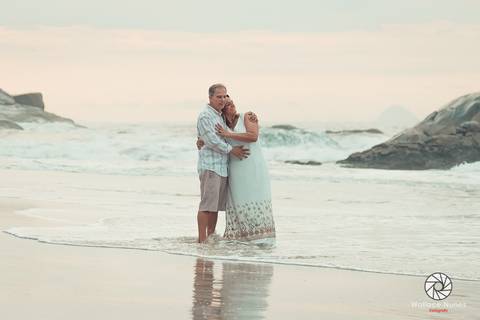 Lindo e emocionante ensaio de Luiz e Adriana em comemoração aos 30 anos de casados. Muito amor! E história no qual ajudei a eternizar com essa linda arte que é a fotografia!



Fotógrafo Wallace Nunes - Rio de Janeiro Zona Oeste

Guaratiba'