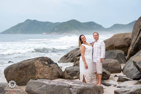 Lindo e emocionante ensaio de Luiz e Adriana em comemoração aos 30 anos de casados. Muito amor! E história no qual ajudei a eternizar com essa linda arte que é a fotografia!



Fotógrafo Wallace Nunes - Rio de Janeiro Zona Oeste

Guaratiba'