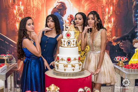 Sabe aquele grande momento! Aquele dia que não pode passar em branco. 

Festa 15 anos da Geovanna

Fotógrafo Wallace Nunes - Rio de Janeiro Zona Oeste

Guaratiba'