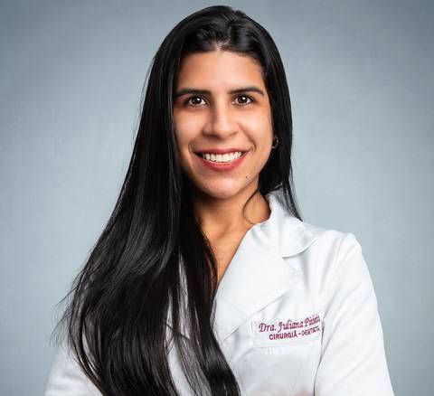 Juliana Pinheiro. Dentista.  Retrato Corporativo em Estudio. Icaro Cerqueira Fotografia. Retrato feminino. Ensaio Feminino Salvador. Retrato Feminino em Estudio. '