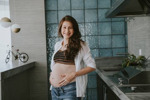 ensaio gestante, fotografia de gestante, fotos grávida, ensaio em casa, ensaio lifestyle, fotógrafo de gestante ES, Vila Velha, gravidez, amor em família, fotos naturais, gestação espontânea, ensaio com pet'