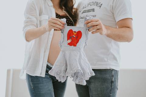 ensaio gestante, fotografia de gestante, fotos grávida, ensaio em casa, ensaio lifestyle, fotógrafo de gestante ES, Vila Velha, gravidez, amor em família, fotos naturais, gestação espontânea, ensaio com pet'