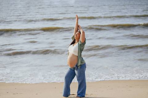 book gestante, gestante, gravida, gravidez, maternidade, ensaio gestante,  vila velha, vitoria,  parto, bebê, praia de camburi, ensaio nublado, ensaio com vento, ensaio gestante na praia, ensaio gestante no amanhecer, praia deserta, amanhecer 
'