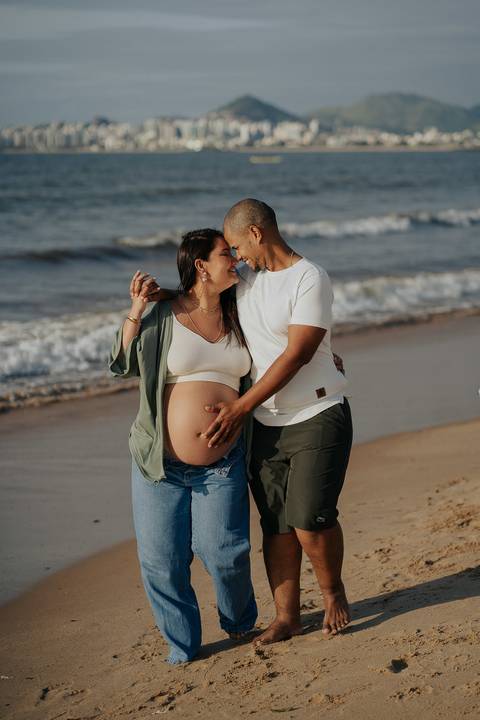 book gestante, gestante, gravida, gravidez, maternidade, ensaio gestante,  vila velha, vitoria,  parto, bebê, praia de camburi, ensaio nublado, ensaio com vento, ensaio gestante na praia, ensaio gestante no amanhecer, praia deserta, amanhecer 
'