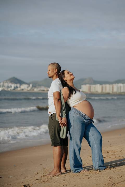 book gestante, gestante, gravida, gravidez, maternidade, ensaio gestante,  vila velha, vitoria,  parto, bebê, praia de camburi, ensaio nublado, ensaio com vento, ensaio gestante na praia, ensaio gestante no amanhecer, praia deserta, amanhecer 
'
