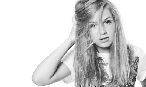 sessao de fotos jovem bonita-sessao de fotos loira-loira em sessao de estudio-loira gira em sessao de fotos-loira gira em estudio-loira gira nos estudios74-loira jovem modelo-fotos de estudio com loira-beauty photo-estudios74'