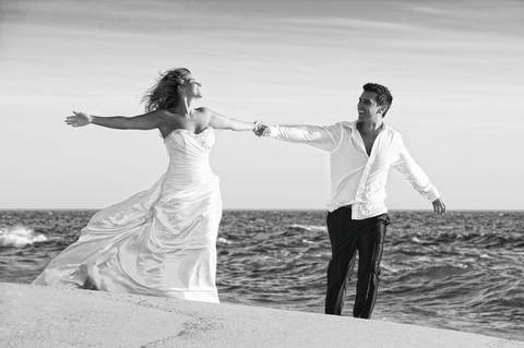 casamento-casamento na praia-trash the dress-praia de Leca da palmeira-casamento ao natural-casamento feliz-casamento em matosinhos-casamento ambiente natural-fotografia de casamento na praia.fotografia de casamento praia do porto-casamento na praia porto'