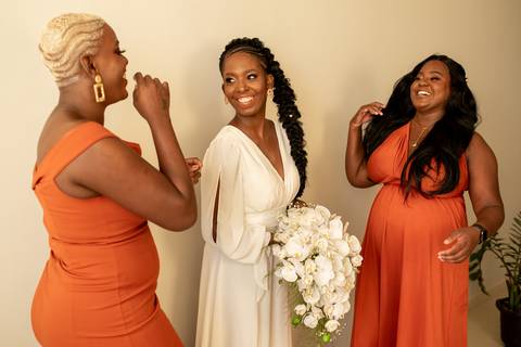 fotografia das irmas da noiva se divertindo fotografo felipe santana'