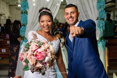 foto da saida dos noivos felizes fotografo felipe santana cataguases mg'