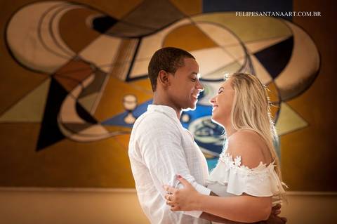 Foto Pré Wedding em Cataguases - Mg, foto de casal lindos interracial, feita pelo fotografo de Cataguases e região Felipe Santana, no Hotel Cataguases em Minas Gerais.'