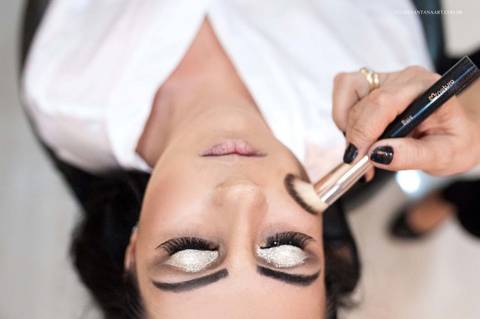 Making off da noiva, dia do casamento, fotografia de making off, fotografia de maquiagem em Dona Euzébia, maquiagem da noiva, maquiagem para casamento'