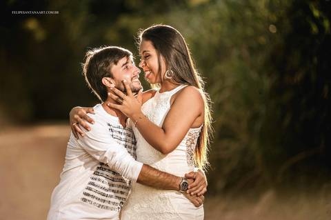 Noivos, muito amor envolvido, fotografia de P´re Casamento, fotografo de casamento Felipe Santana, fotografo de Cataguases Felipe Santana, fotografia descontraída, foto de casal'