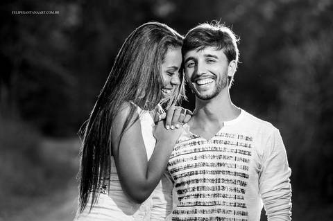 Noivos, muito amor envolvido, fotografia de P´re Casamento, fotografo de casamento Felipe Santana, fotografo de Cataguases Felipe Santana, fotografia descontraída, foto de casal'