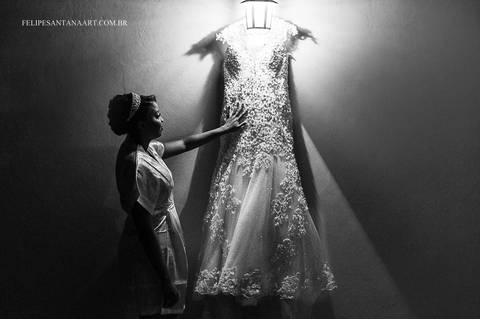 Fotografia de Casamento , noiva no making of,  noiva se preparando para o casamento, foto feita pelo fotografo de casamento Felipe Santana, fotografo de Cataguases Felipe Santana'