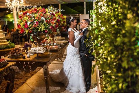 Fotografia de casamento, foto da noiva, fotografo de Cataguases Felipe Santana, foto linda dos noivos no dia do Casamento'