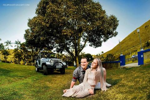 Fotógrafo de Cataguases Felipe Santana Fotografia, fotografia de Pré Casamento, casal se divertindo, casal feliz'