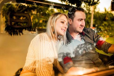 Fotógrafo de Cataguases Felipe Santana Fotografia, fotografia de Pré Casamento, casal se divertindo, casal feliz'