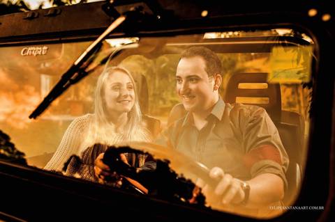 Fotógrafo de Cataguases Felipe Santana Fotografia, fotografia de Pré Casamento, casal se divertindo, casal feliz'