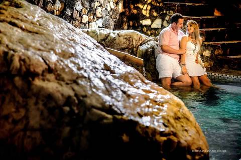 Fotógrafo de Cataguases Felipe Santana Fotografia, fotografia de Pré Casamento, casal se divertindo, casal feliz'