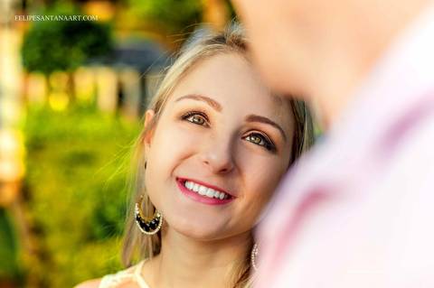 Fotógrafo de Cataguases Felipe Santana Fotografia, fotografia de Pré Casamento, casal se divertindo, casal feliz'