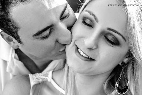 Fotógrafo de Cataguases Felipe Santana Fotografia, fotografia de Pré Casamento, casal se divertindo, casal feliz'