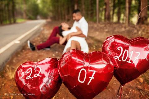 Fotografia de Pre Casamento, fotógrafo de casamento Felipe Santana, balão de coração, data do casamento'