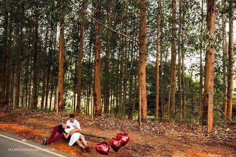 Fotografia de Pre Casamento, fotógrafo de casamento Felipe Santana, balão de coração, data do casamento'