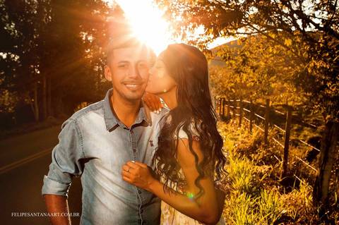 Fotógrafo de casamento Felipe Santana, fotógrafo de Cataguases Felipe Santana, casal do feliz, felicidade entre casal no pré casamento, pôr do sol, efeito do sol'