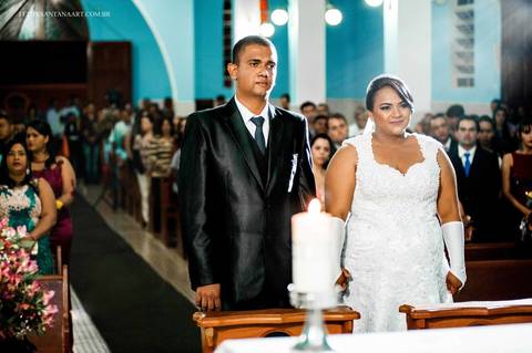 Fotógrafo de Casamentos Felipe Santana Fotografia, fotógrafo de Cataguases Felipe Santana Fotografia, noivo e noiva entrando na igreja'