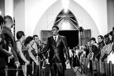 Fotógrafo de casamento Felipe Santana Fotografia, fotógrafo de Cataguases Felipe Santana Fotografia, foto em casamento, noivo entrando na igreja no dia do casamento'
