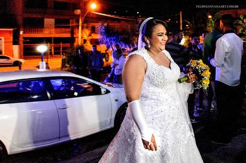 Fotógrafo de casamento Felipe Santana Fotografia, fotógrafo de Cataguases Felipe Santana Fotografia, foto em casamento, noiva entrando na igreja no dia do seu casamento'