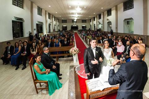 Fotógrafo Felipe Santana, fotógrafo de casamento, fotógrafo mg, ubá mg, fotógrafo minas gerais, melhores fotógrafos, fotógrafo top, fotógrafo juiz de fora, fotógrafo muriaé, fotógrafo cataguases, fotógrafo, igreja lotada no casamento'