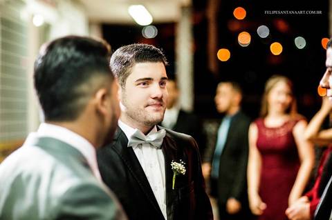Fotografo de casamento Felipe Santana Fotografia, Fotógrafo de Cataguases Felpe Santana Fotografia, noivo no dia do casamento, noivo distraído'