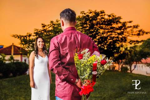 surpresa com flores no dia do pré casamento '
