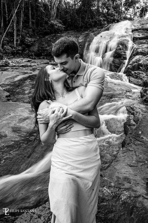fotos de pre casamento na cachoeira em juiz de fora '