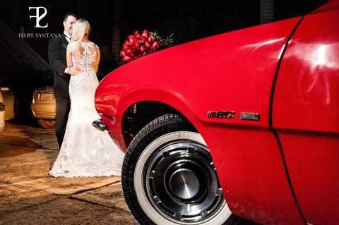 buque de flores, vermelho no carro antigo vermelho, Fotógrafo Felipe Santana, fotógrafo de casamento, fotógrafo mg, ubá mg, fotógrafo minas gerais, melhores fotógrafos, fotógrafo top, fotógrafo juiz de fora, fotógrafo muriaé, fotógrafo cataguases'