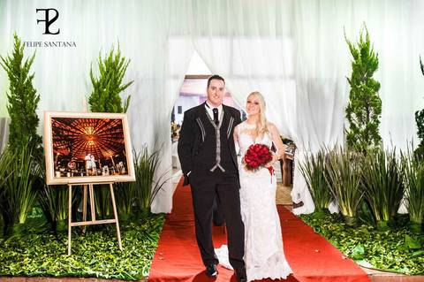 buque de flores, vermelho no carro antigo vermelho, Fotógrafo Felipe Santana, fotógrafo de casamento, fotógrafo mg, ubá mg, fotógrafo minas gerais, melhores fotógrafos, fotógrafo top, fotógrafo juiz de fora, fotógrafo muriaé, fotógrafo cataguases'