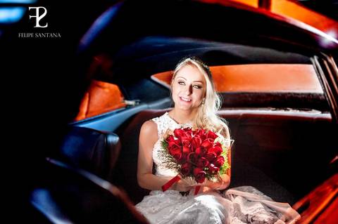 buque de flores, vermelho no carro antigo vermelho, Fotógrafo Felipe Santana, fotógrafo de casamento, fotógrafo mg, ubá mg, fotógrafo minas gerais, melhores fotógrafos, fotógrafo top, fotógrafo juiz de fora, fotógrafo muriaé, fotógrafo cataguases'
