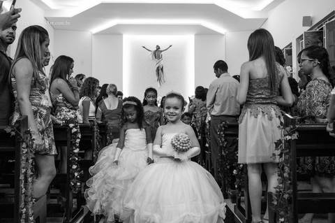 saída-igreja-daminhas-casamento-noiva-felipe-fotografo-santana'