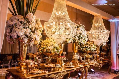 Espaço grande de festas em Cataguases, decoração muito bonita de casamento'