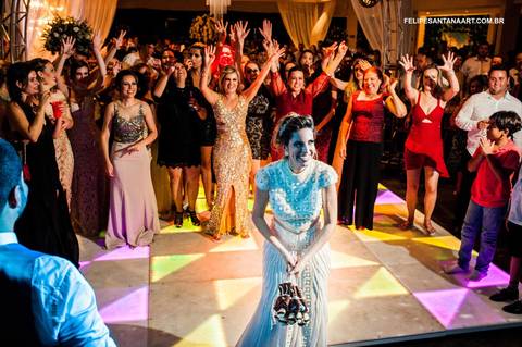 Noiva jogando buque de flores, Clube do Remo Cataguases, buque da noiva '