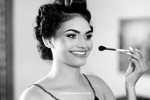 Se maquiar sozinha no casamento'