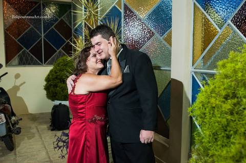 abraço-mae-do-noivo-casamento-anderson-claudia-fotografo-felipe-santana'