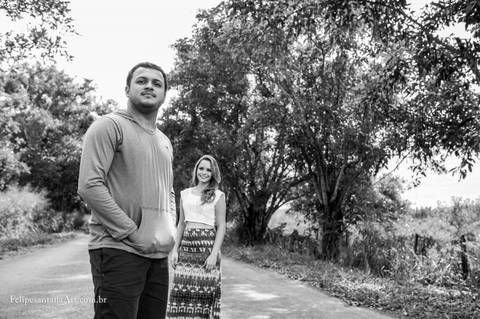 Fotografia de olhando para o horizonte, natureza. Fotografia em Preto e branco no meio da estrada '