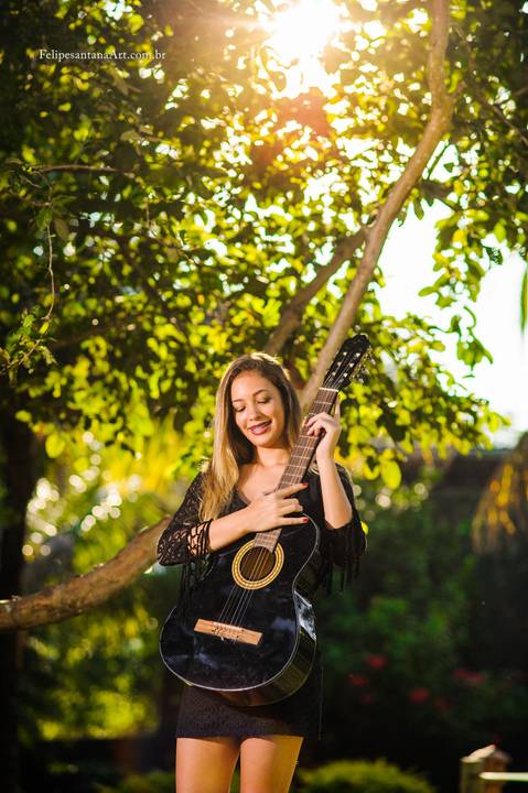 helena-book-15-anos-modelo-foto-com-violao-feita-felipe-santana-fotografo-cataguases'