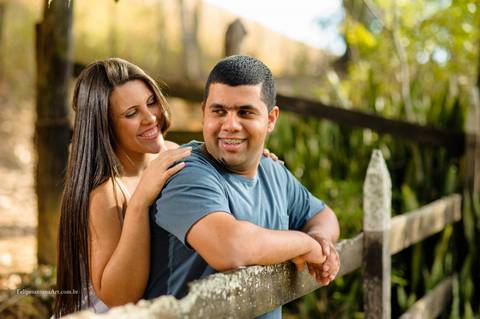Fotografia de pré casamento, pré wedding, fotografo de casamento em cataguases Minas Gerais, MG.
Vestido de noivas para casamento, fornecedor de casamentos,
melhores fotografos de minas gerais, ensaio externo de casamento, Fotógrafo profissional  para cas'