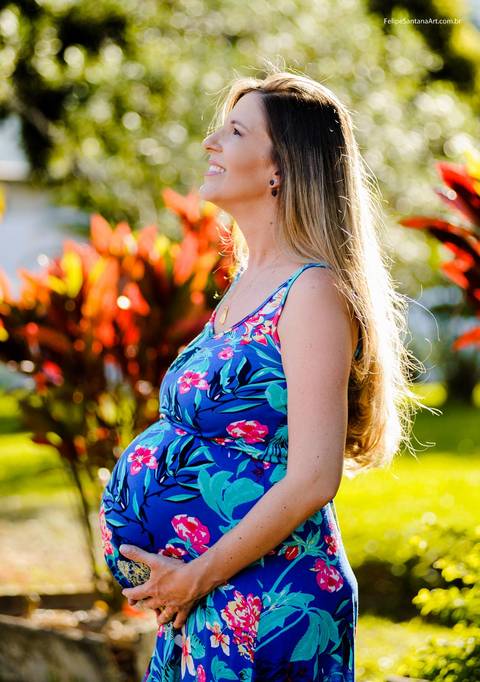 cataria curtindo seu momento de gestaçao na natureza, fotografia linda'