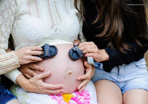 sapatinho de bebe rescem nascido ensaio de gestante fotografo felipe santana'