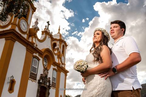 Dia ensolarado em Tiradentes MG, Igreja bonita em Minas Gerais'
